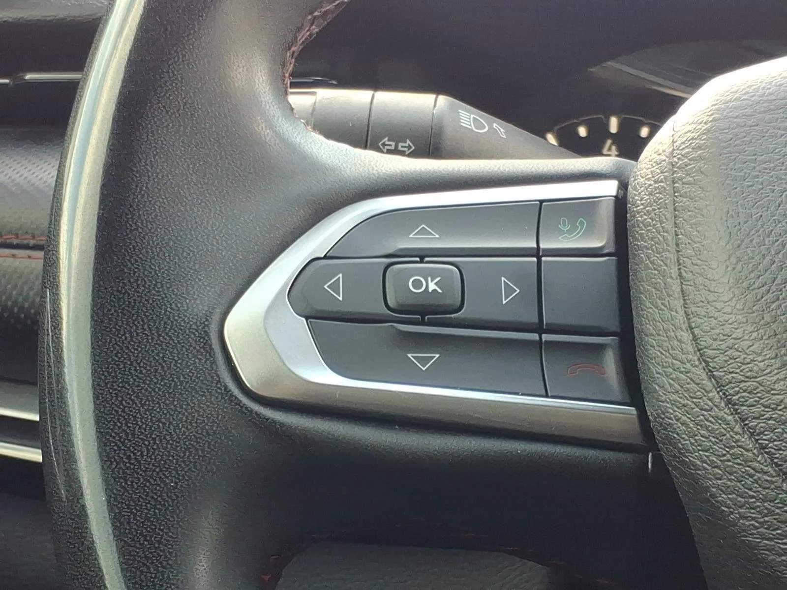 Used 2023 Bright White Clearcoat Jeep Trailhawk image 28