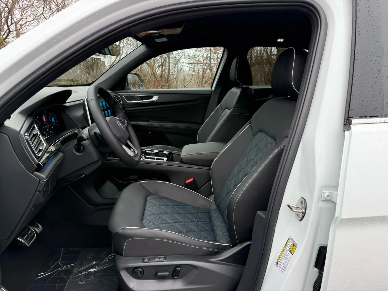 2026 Volkswagen Atlas Cross Sport SEL Premium R-LINE - Photo 16