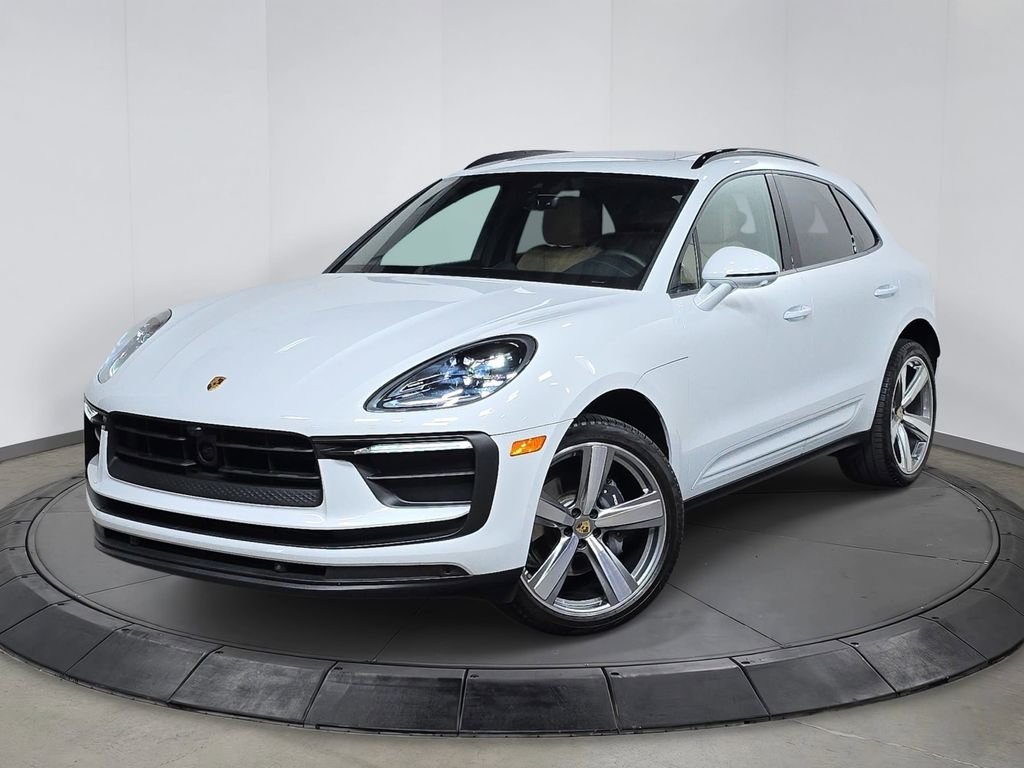 2025 Porsche Macan's photo