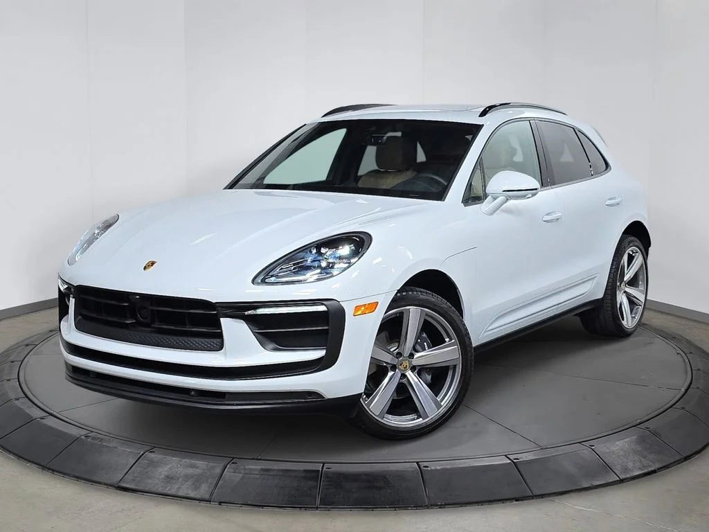 2025 Porsche Macan's photo