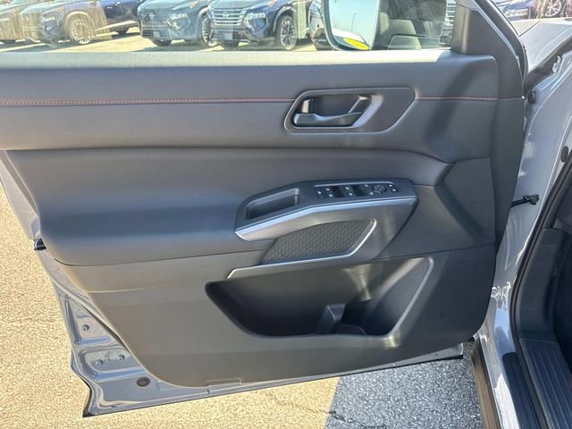 New 2026 Boulder Gray Pearl / Super Black Two-tone Nissan Rock Creek® image 22