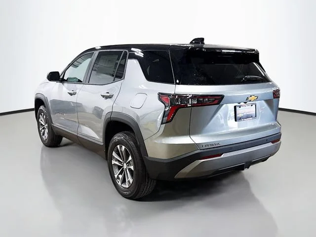 2027 Chevrolet Equinox LT - Photo 10