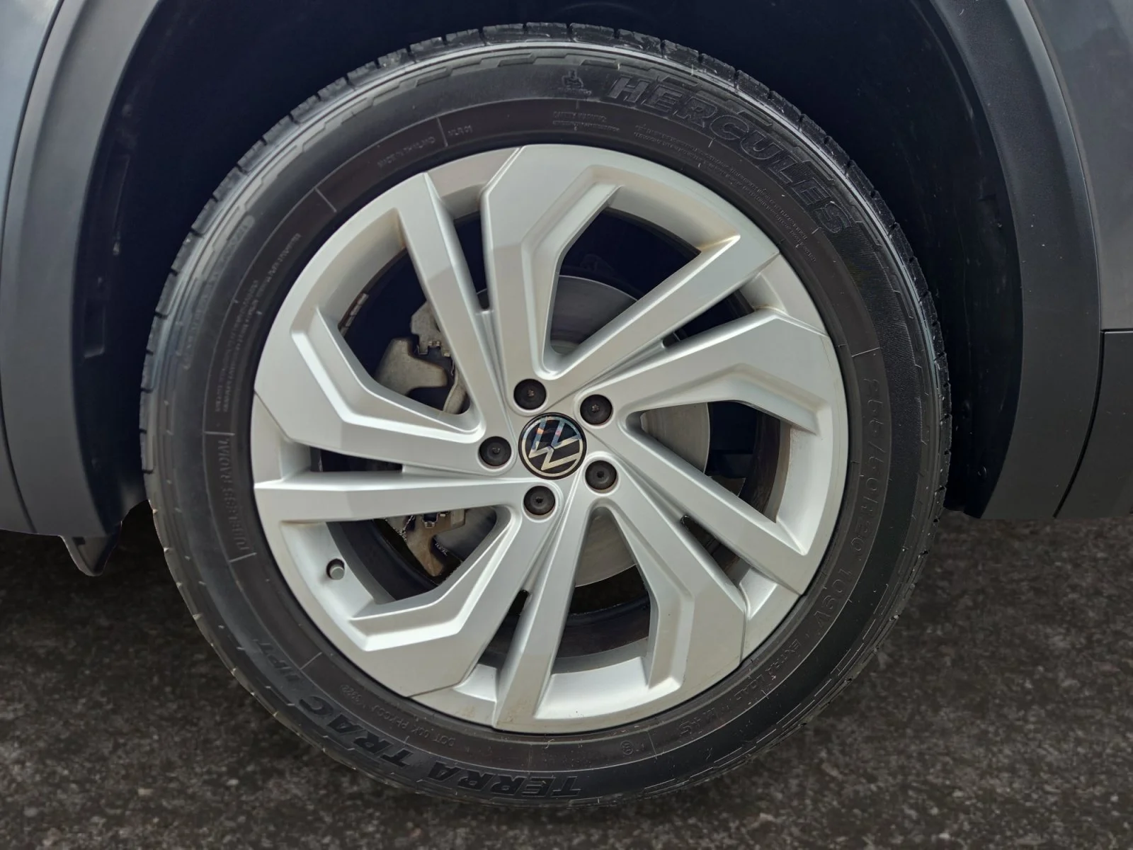 Used 2021  Volkswagen 3.6L V6 SE w/Technology image 14