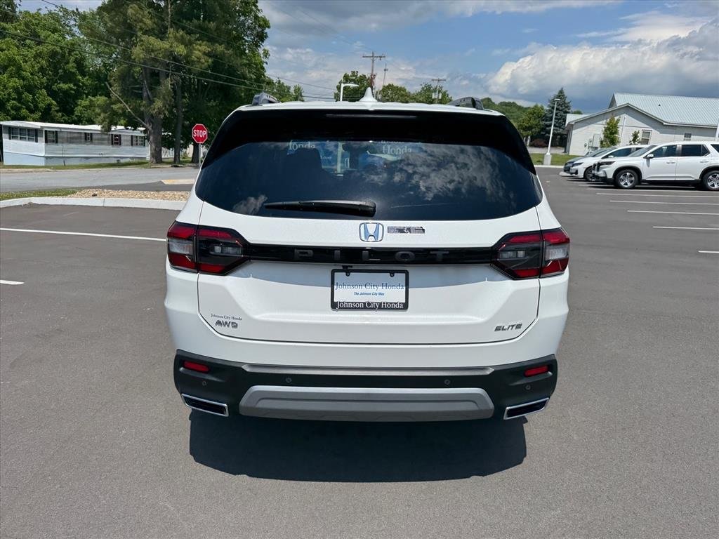Certified Used 2025 Platinum White Pearl Honda AWD Elite image 5