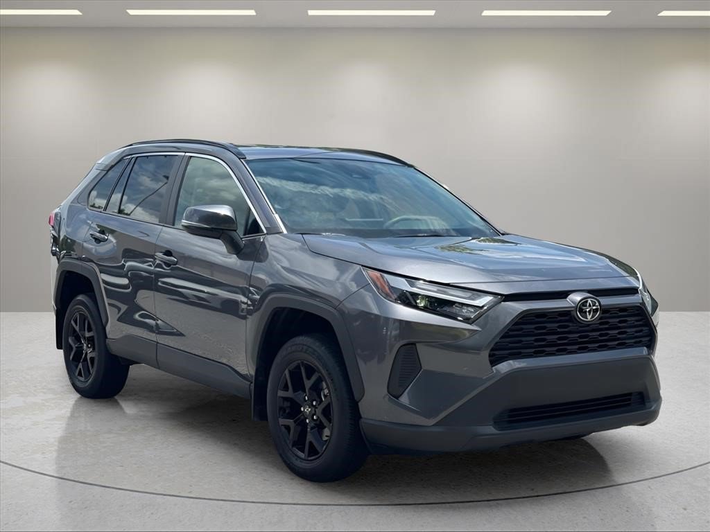 Used 2025 Magnetic Gray Metallic Toyota XLE image 7