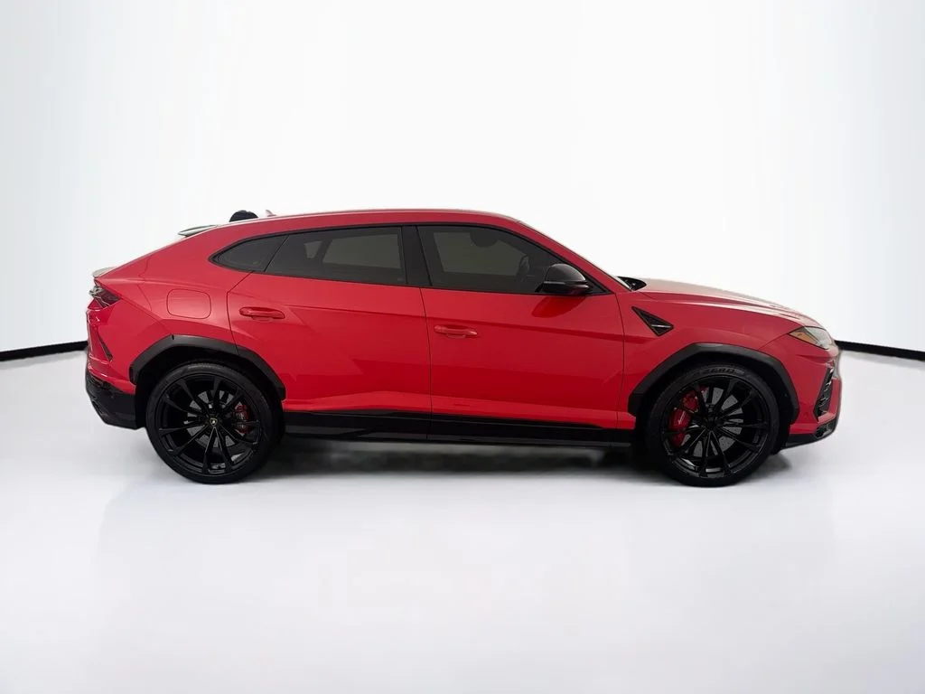 Used 2022 Red Lamborghini  image 4