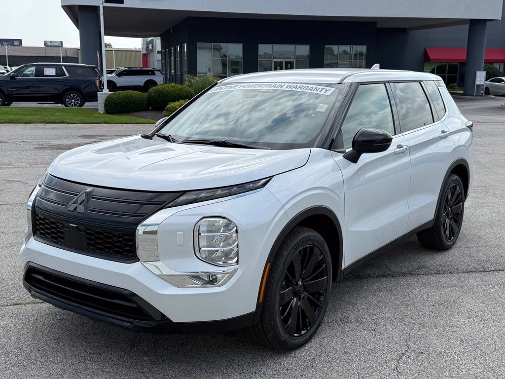 New 2026 White Mitsubishi LE 1.5T S-AWC image 3