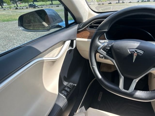 Used 2018 Silver Metallic Tesla 100D image 25