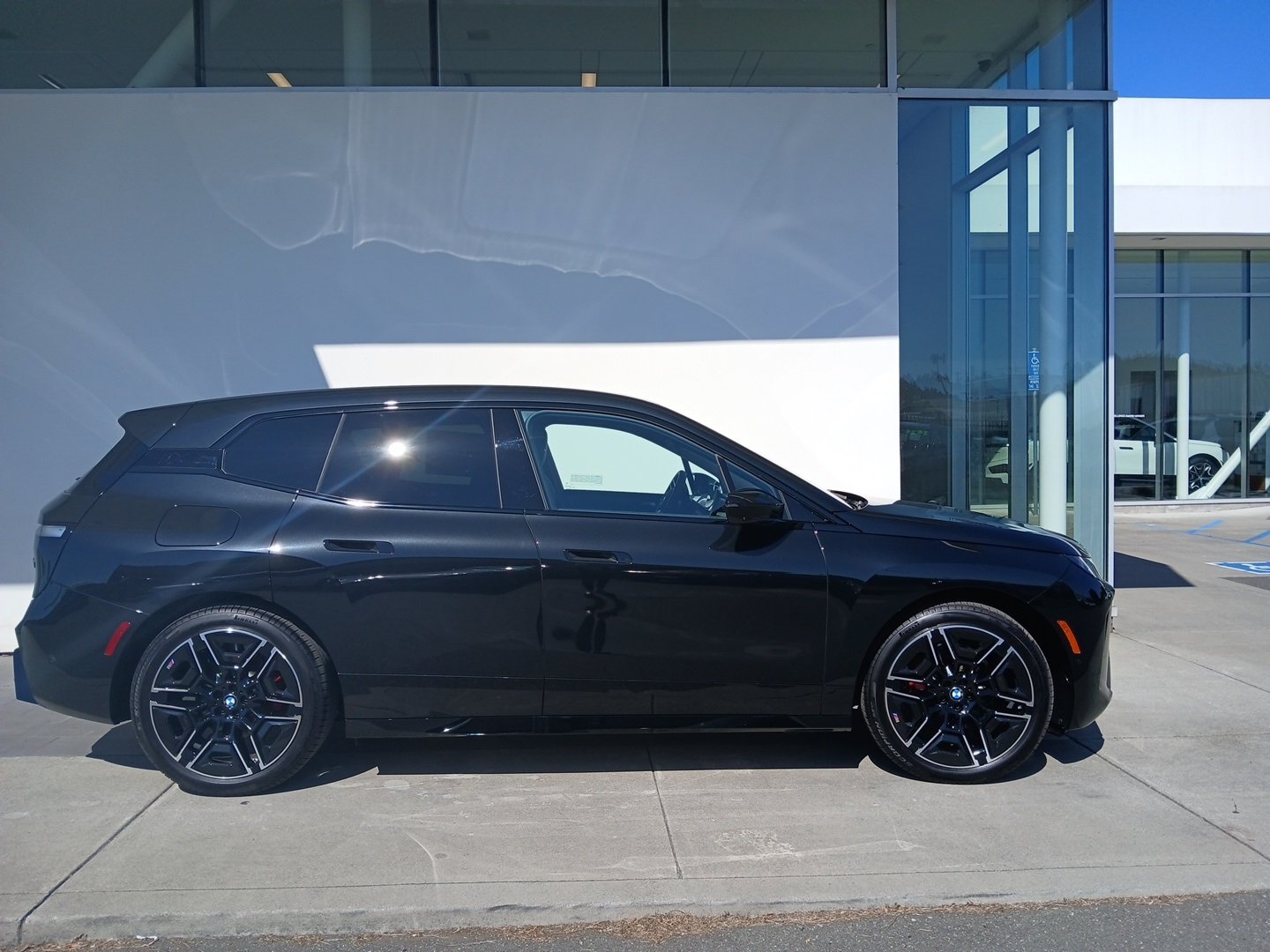 2026 Bmw iX iX M70 photo 3