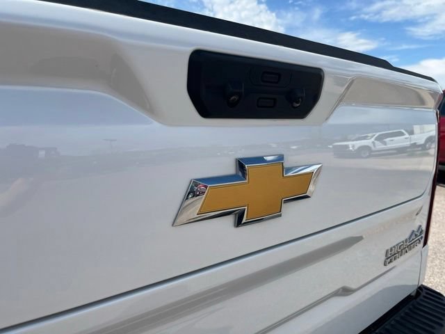 Used 2024 Iridescent Pearl Tricoat Chevrolet High Country image 25