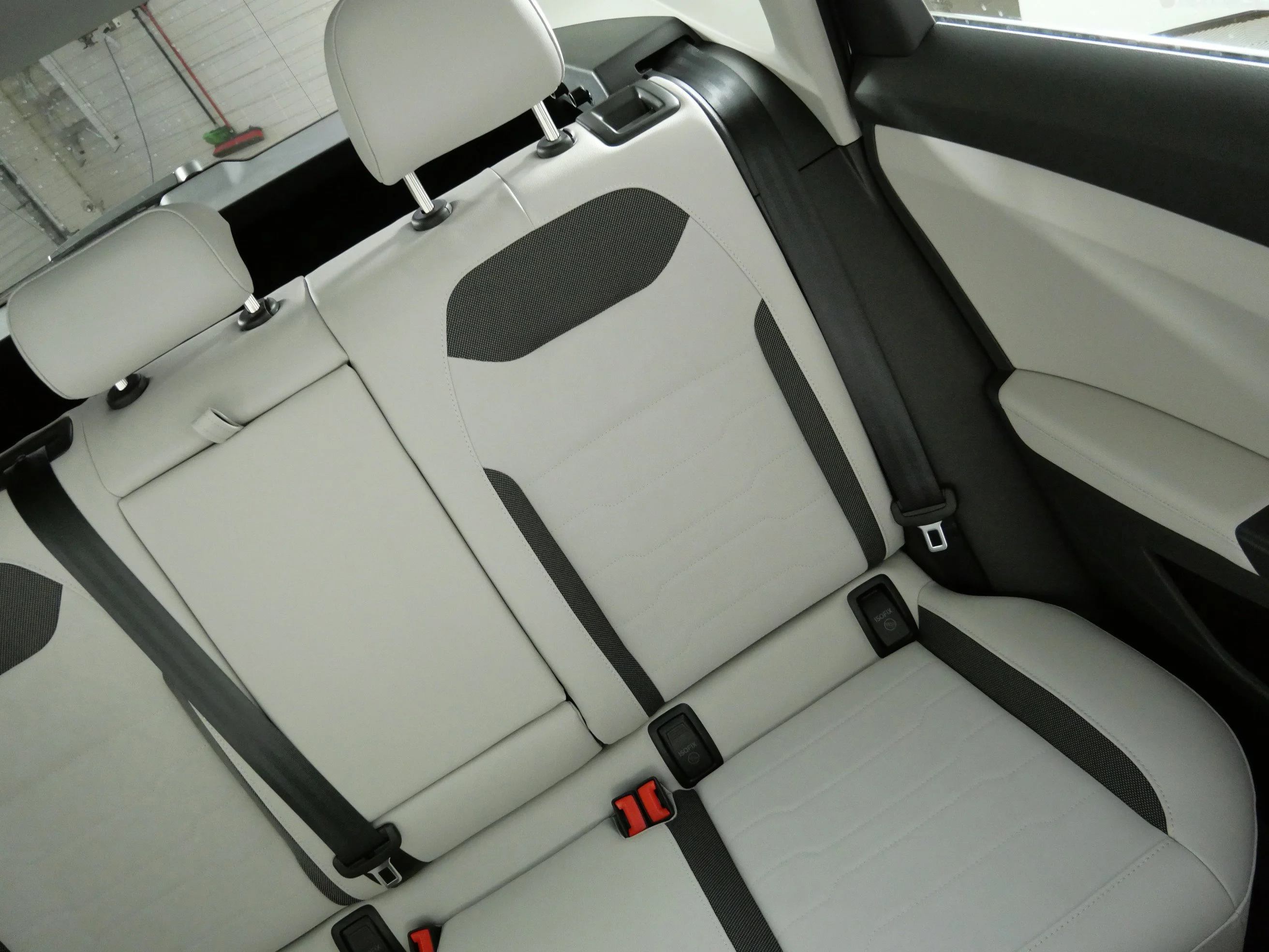 New 2026 Pure White Volkswagen SE image 14