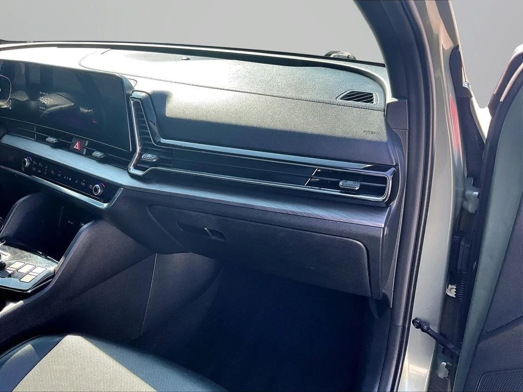 Used 2023 Green Kia X-Line image 18