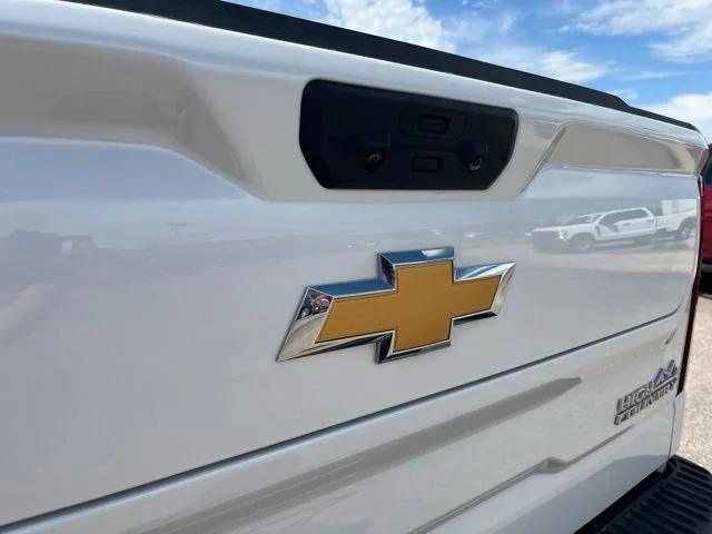 Certified Used 2024 Iridescent Pearl Tricoat Chevrolet High Country image 25