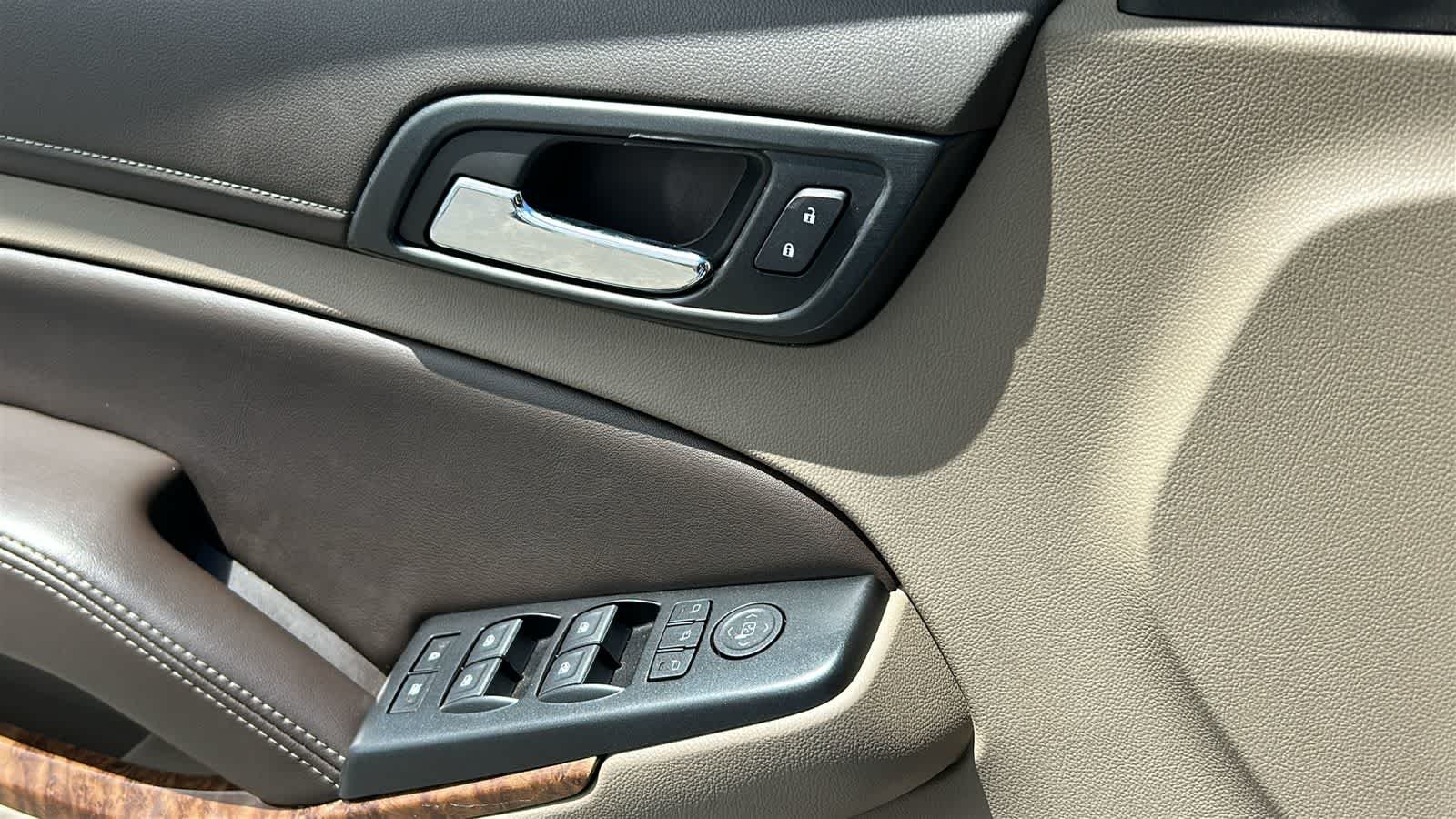 2020 Chevrolet Suburban Premier - Photo 22