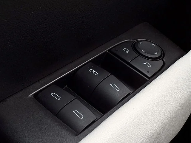 Used 2024 White GMC AT4X image 24