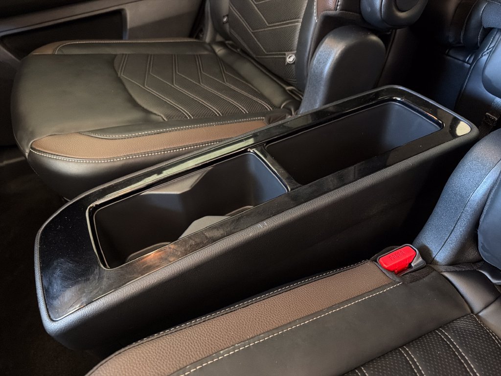 Used 2024 2t Gry Blk Roof Nissan Platinum image 30