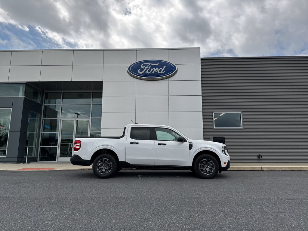 New 2026 Oxford White Ford XLT image 2