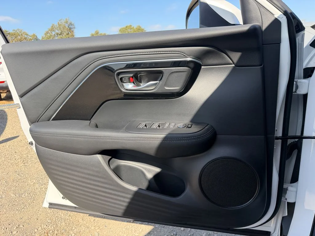 New 2026 Platinum White Acura Base image 13