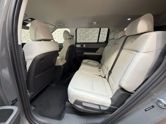 New 2026 Hampton Gray Hyundai SE image 12