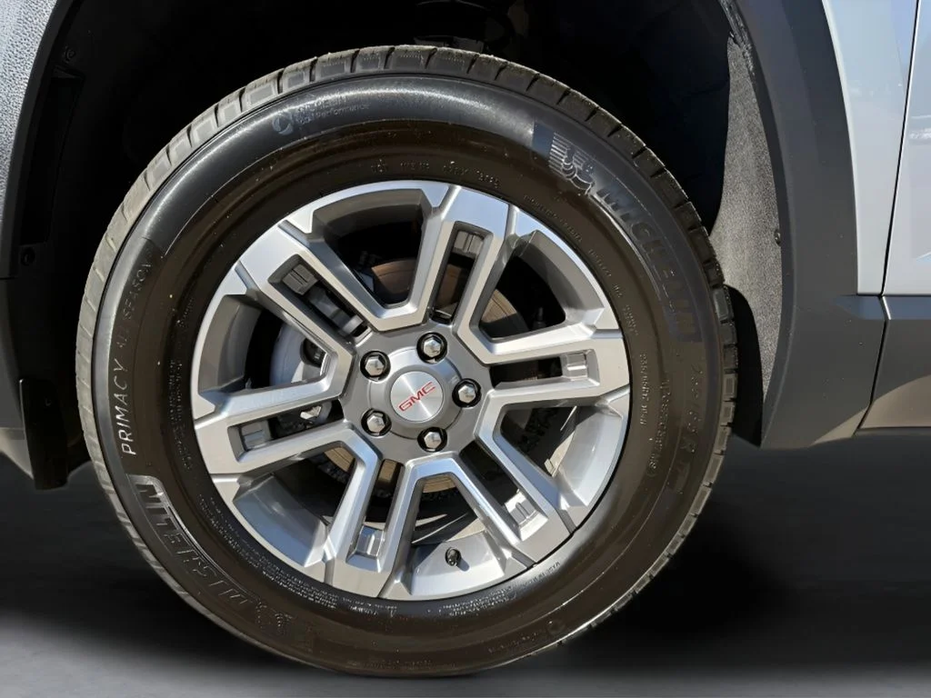 Used 2026 Silver GMC Elevation image 39