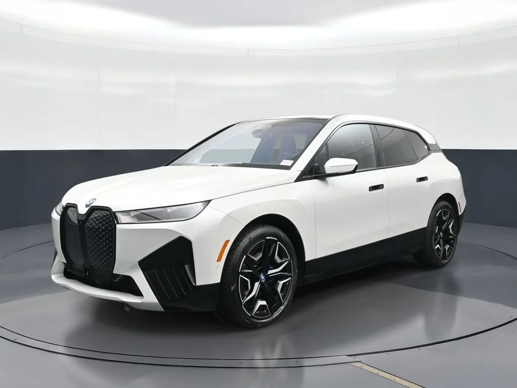 2024 BMW iX xDrive50's photo