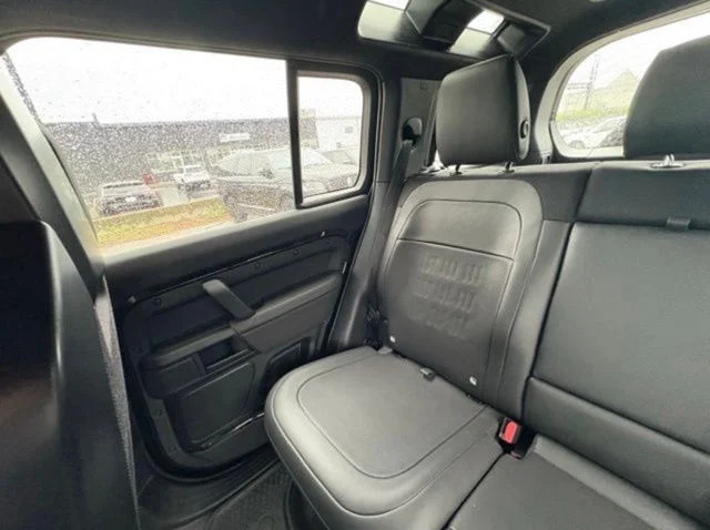 New 2026 Narvik Black Land Rover OCTA Black image 35