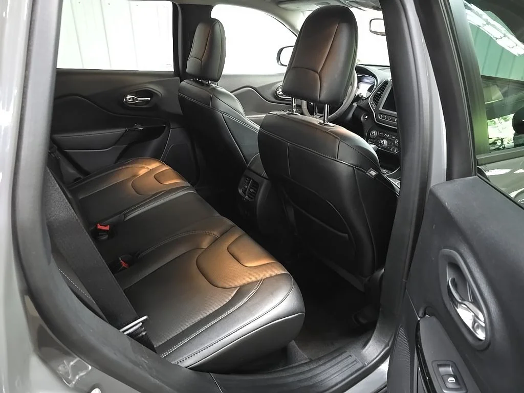 Used 2023 Gray Jeep Altitude image 20