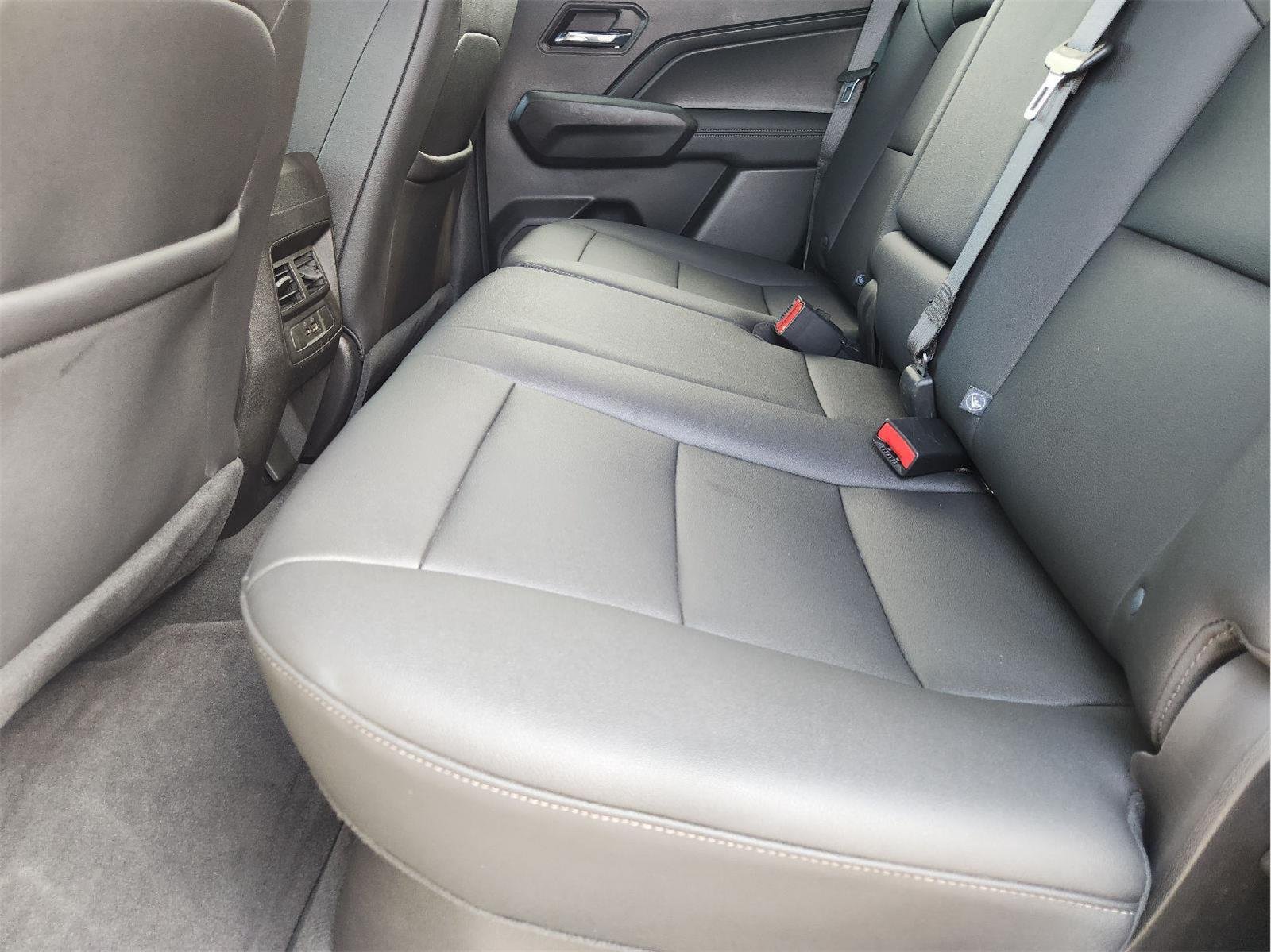 2023 GMC Canyon photo 31 of 34