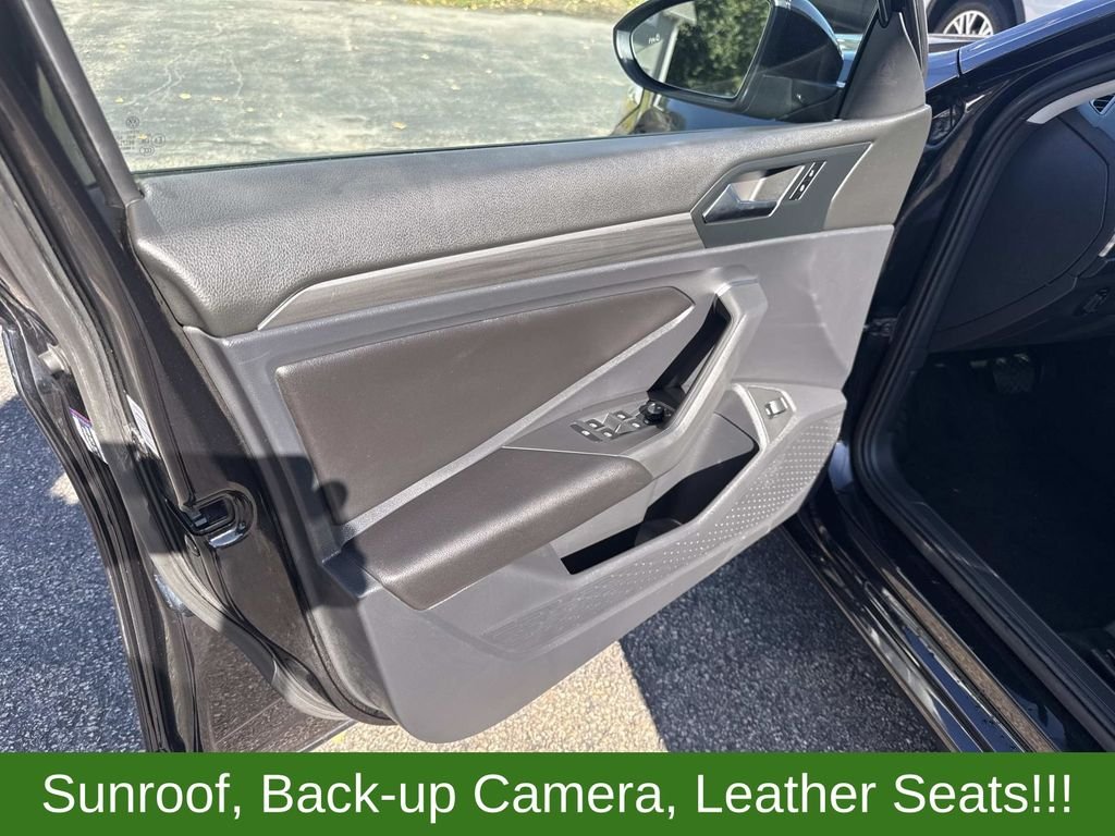 Used 2019 Black Volkswagen SEL image 16