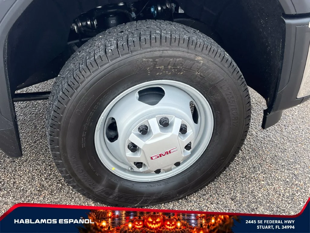 New 2026 Summit White GMC Pro DRW image 21