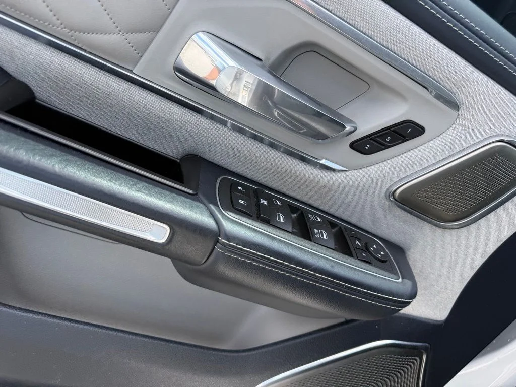 Used 2022 White Ram Limited image 6