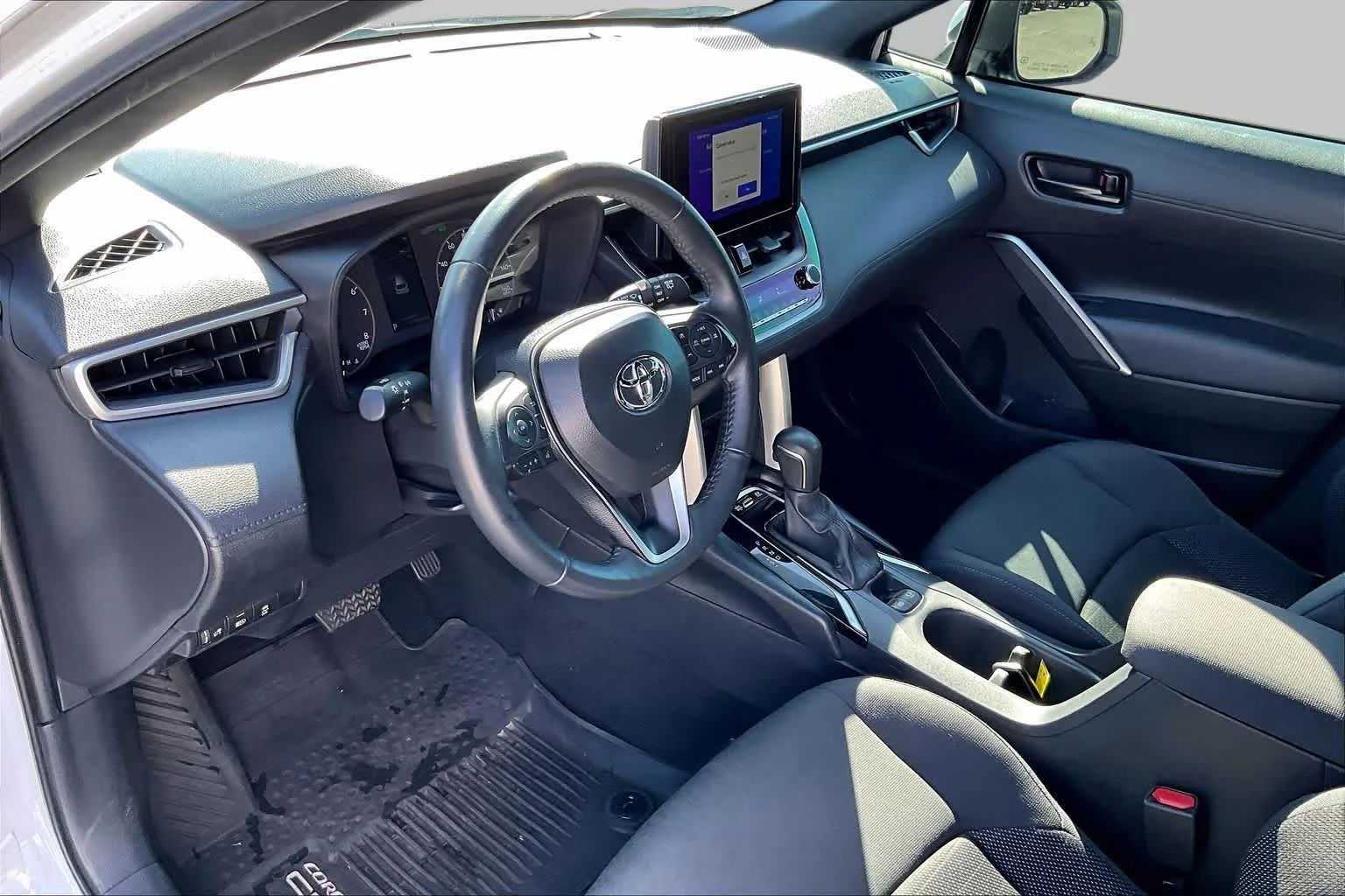 Used 2024 Wind Chill Pearl Toyota Hybrid SE image 16