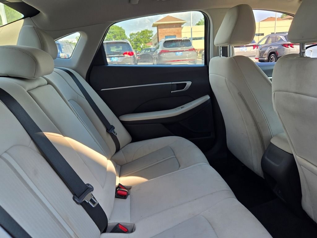 Used 2025 Gray Hyundai SEL image 10