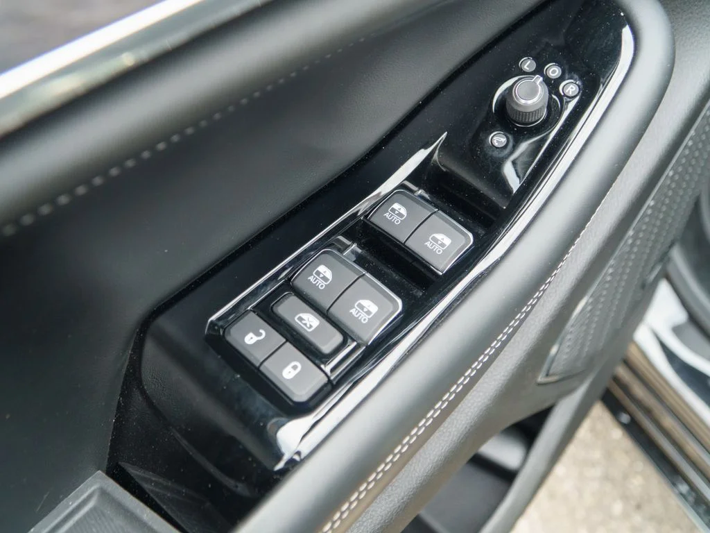 Used 2023 Black Jeep Overland image 16