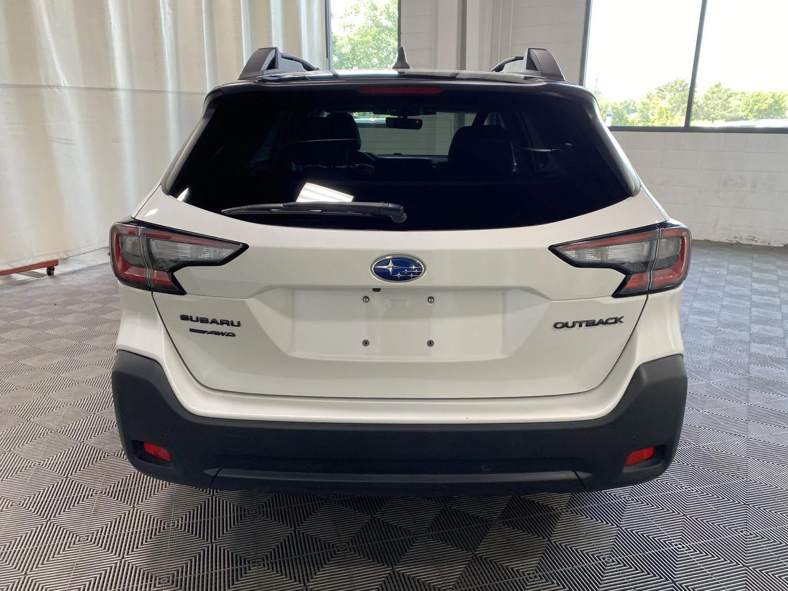 Used 2025 Crystal White Pearl Subaru Onyx Edition image 13