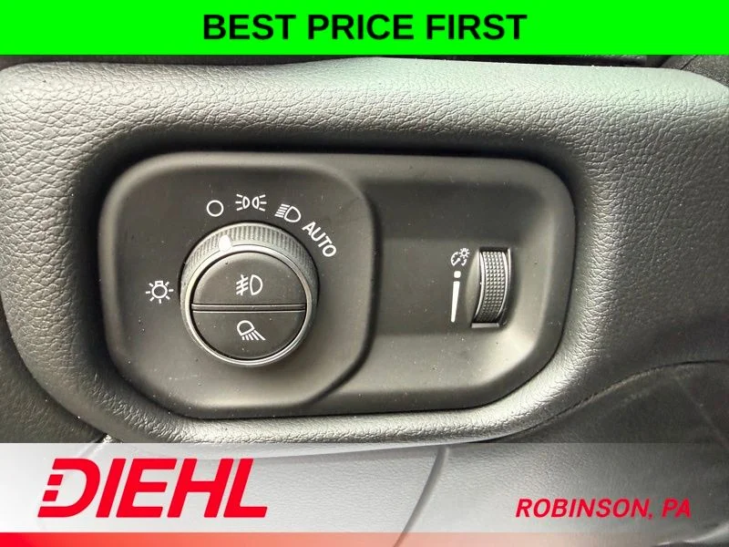 New 2026 Diamond Black Crystal Pearl-Coat Exterior Paint RAM Big Horn image 24