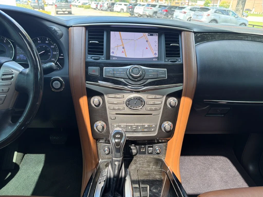Used 2018 Moonstone White INFINITI  image 6