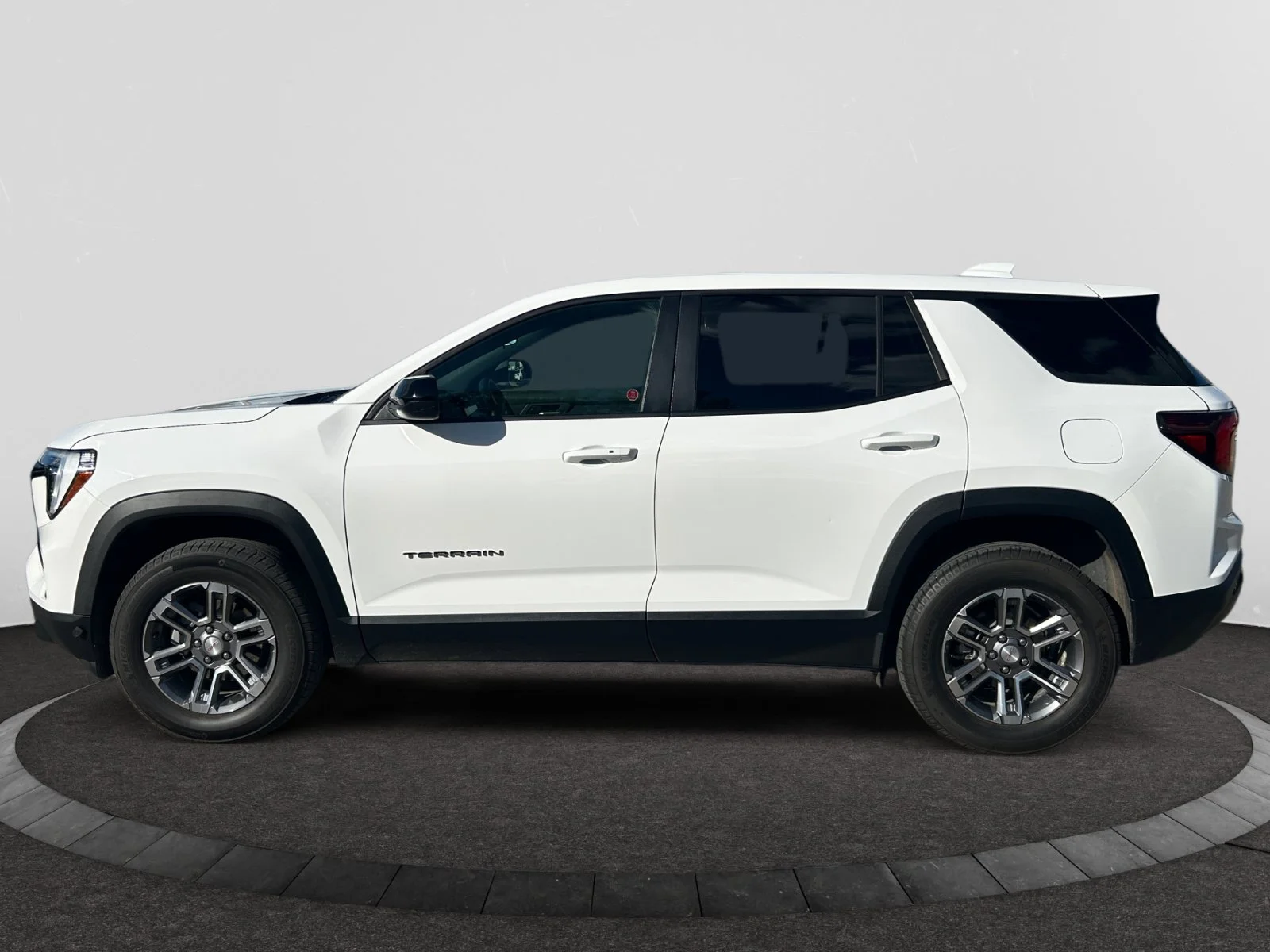 Used 2026 White GMC AWD Elevation image 2