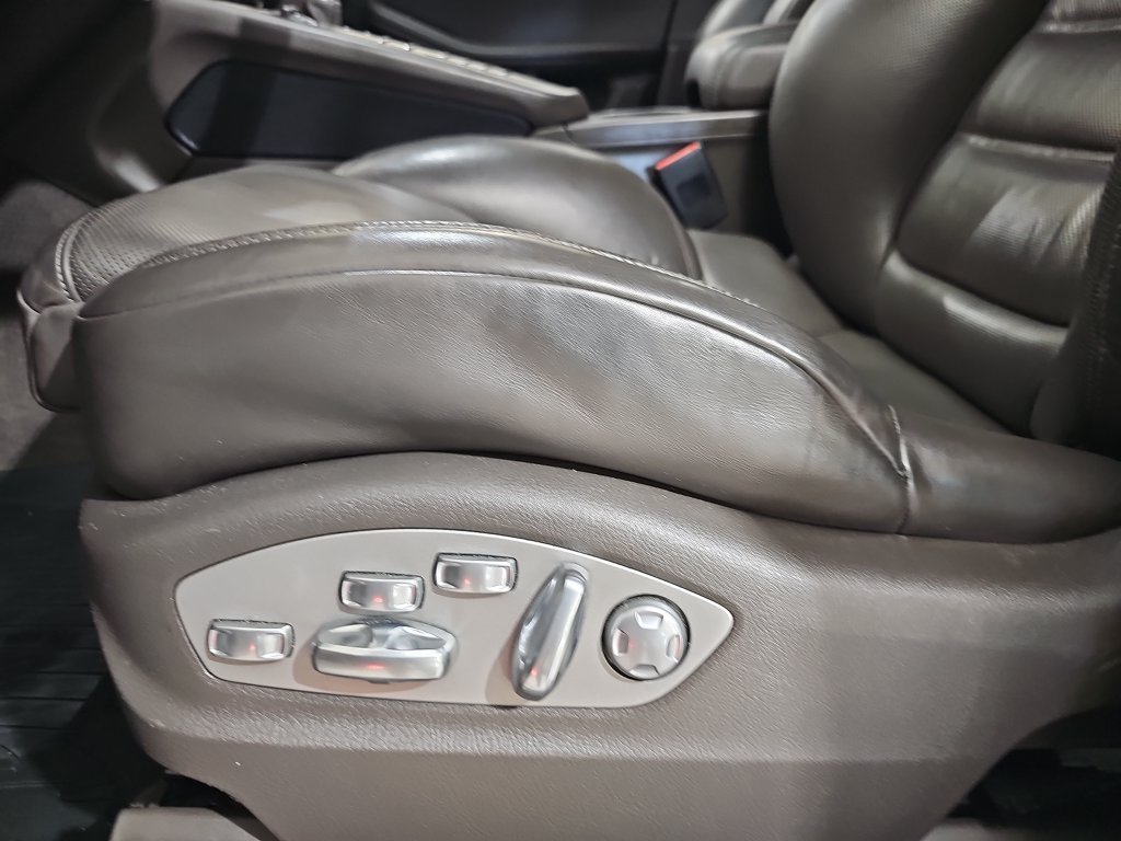 Used 2016 White Porsche Turbo image 31