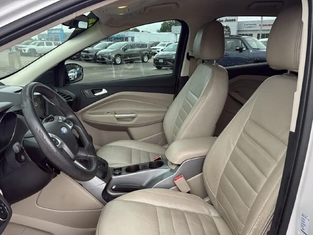 Used 2016 White Ford SE image 10
