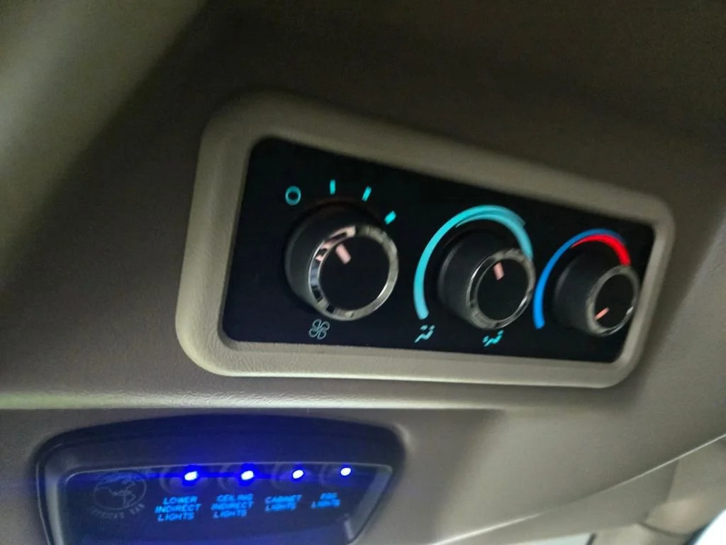 2023 GMC Savana Cargo Work Van - Photo 27