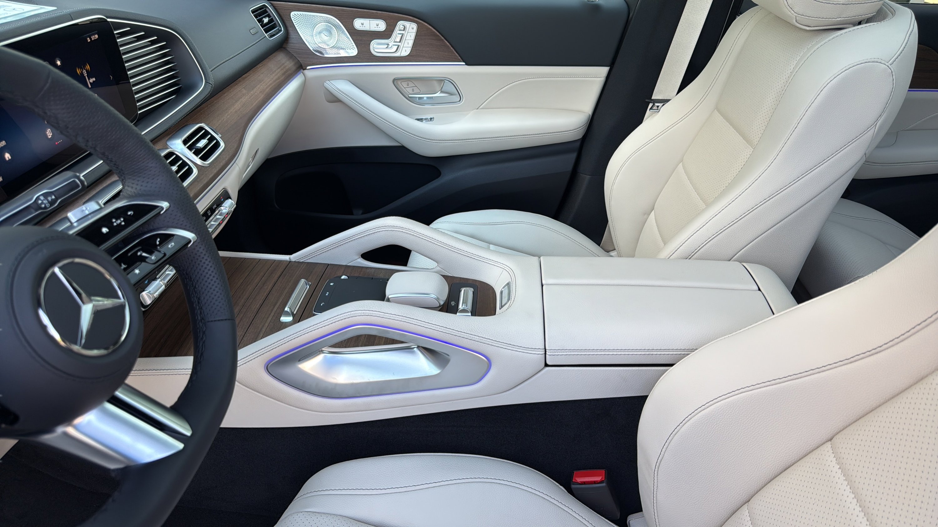 Certified Used 2026 Polar White Mercedes-Benz GLS 450 image 22