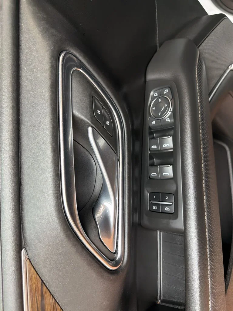 Used 2023 White Chevrolet Premier image 25