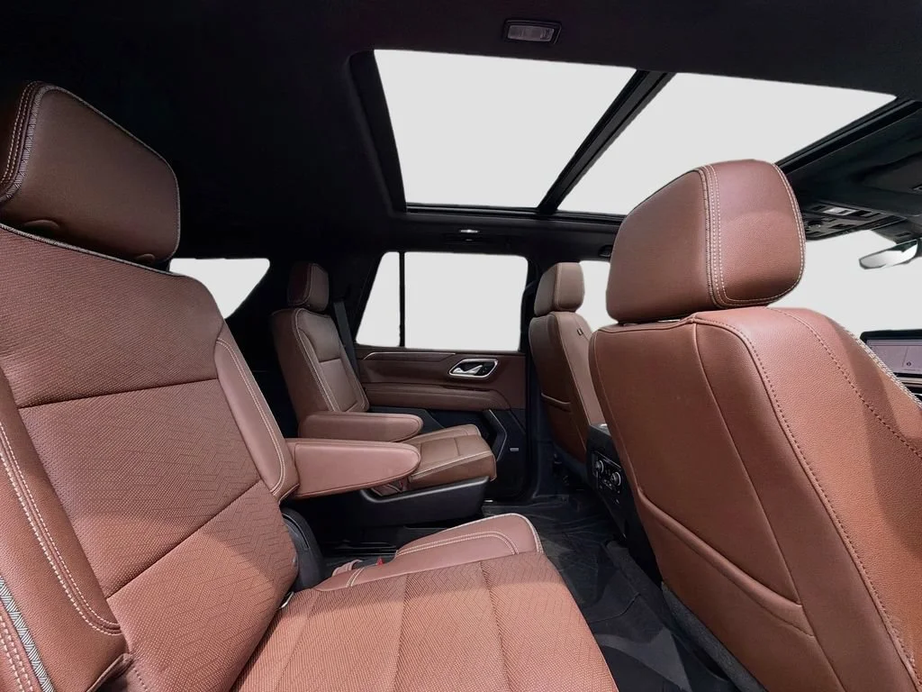Used 2021 EMPIRE BEIGE METALLIC Chevrolet High Country image 30