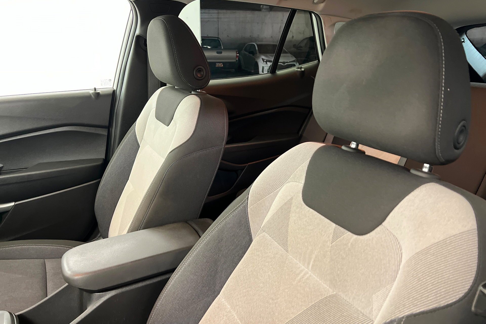 Used 2024 Summit White Chevrolet LS image 17