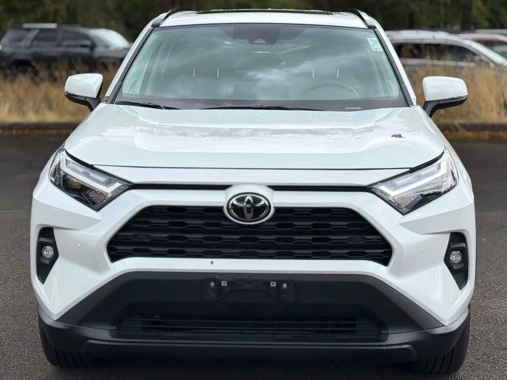 Certified Used 2025 Pearl Toyota XLE Premium image 8