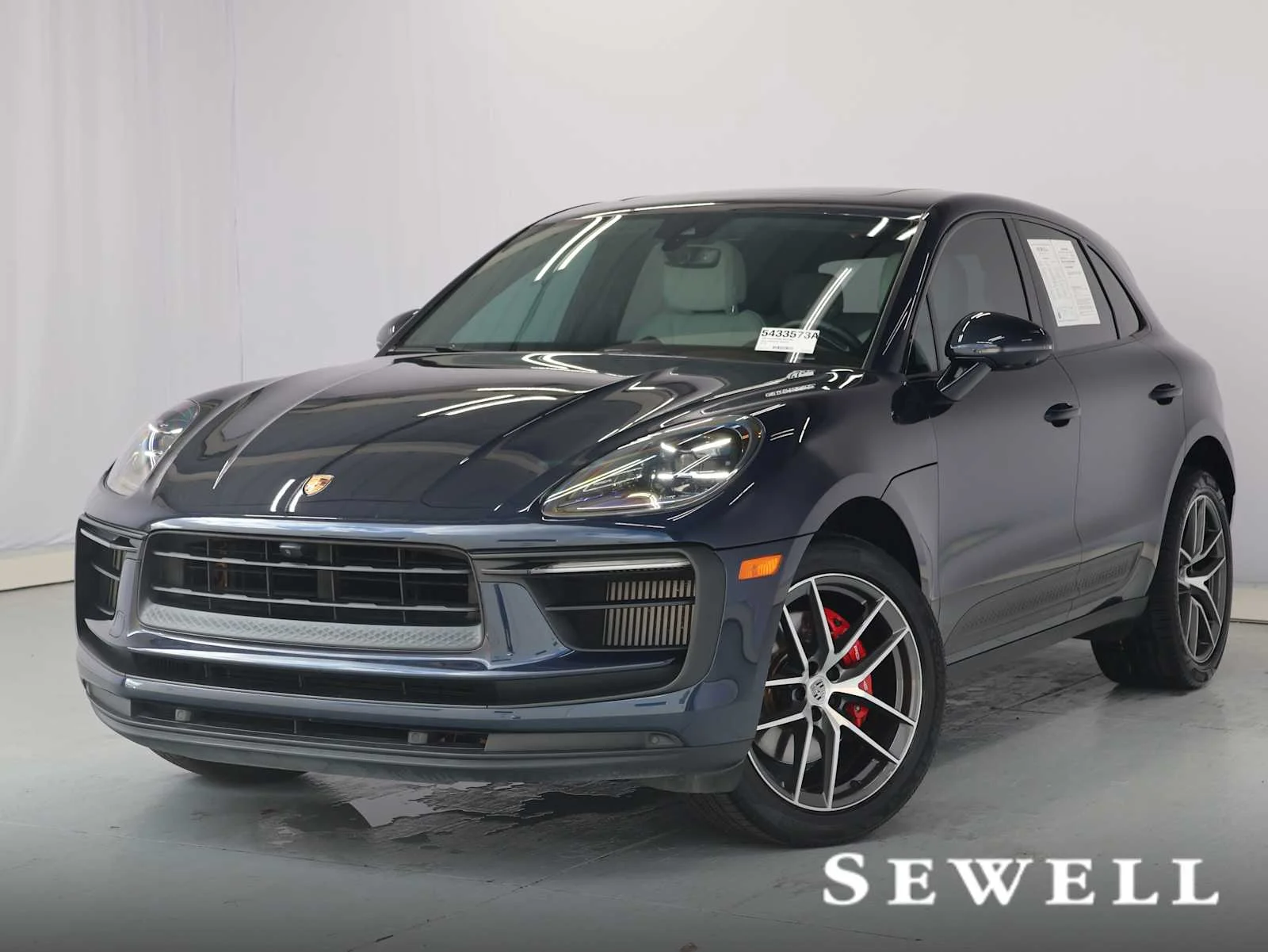 2022 Porsche Macan S's photo