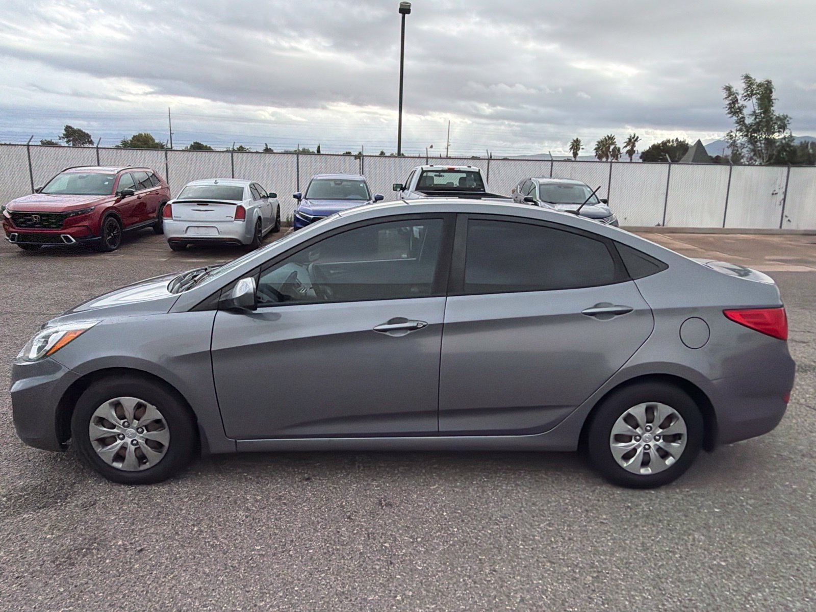 Used 2016 Gray Metallic Hyundai SE image 2