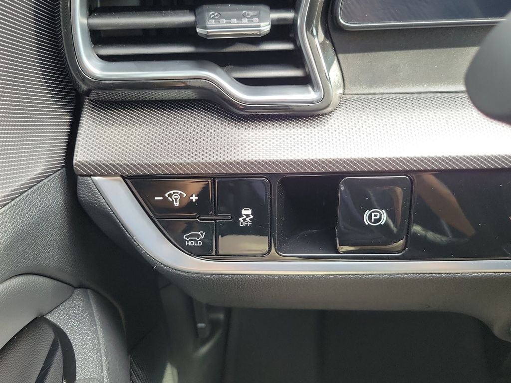Certified Used 2024 Glacial White Pearl Kia SX image 26