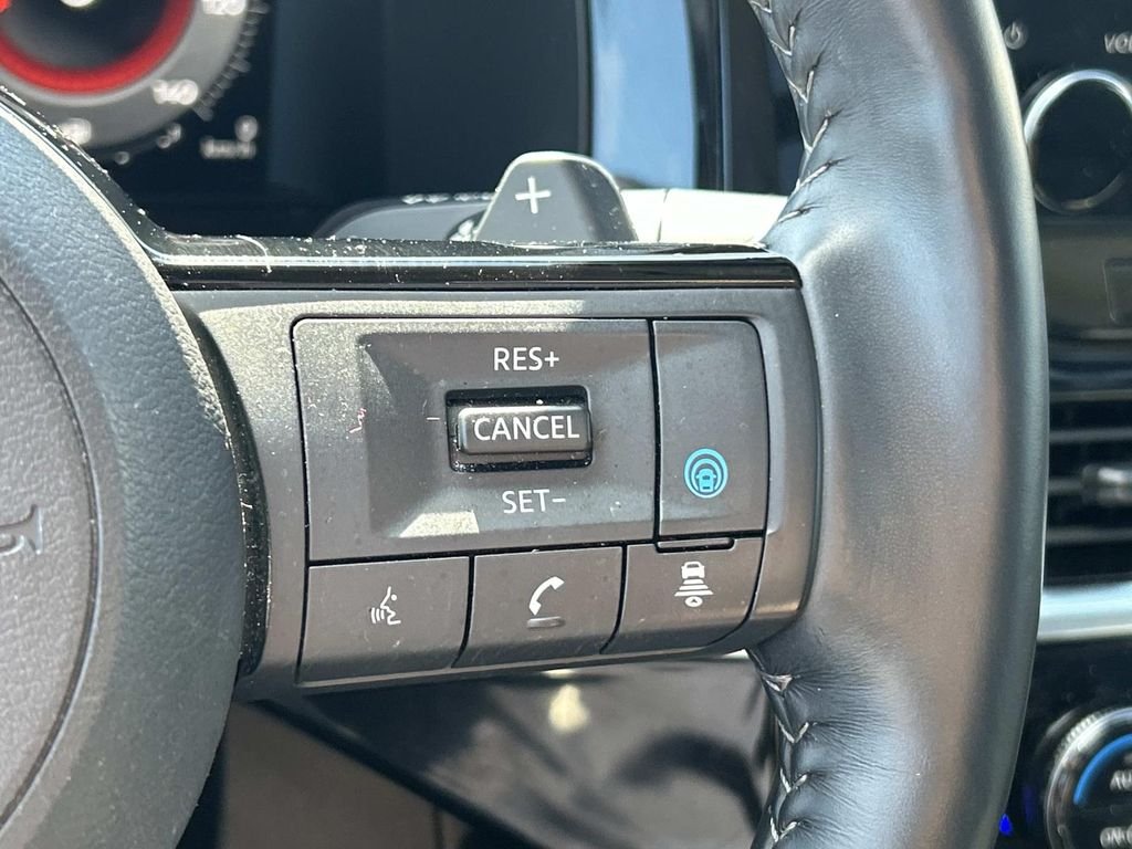 Used 2023 Gray Nissan Platinum image 25